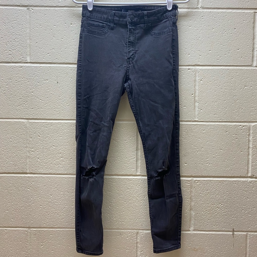 Hollister Black High-Rise Ripped Skinny Jeans / Size 28